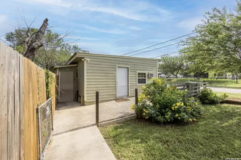 Other - 703 S Baylor, Cotulla, TX 78014 photo 17 of 22