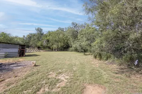Exterior - 703 S Baylor, Cotulla, TX 78014 photo 9 of 11