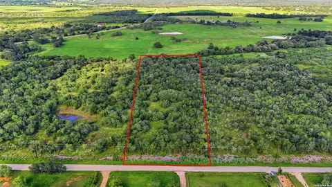 525 Marrou Rd, Seguin, TX 78155