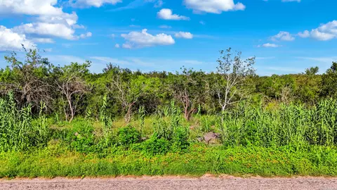 605 Marrou Rd, Seguin, TX 78155