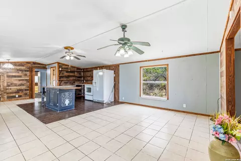 18525 County Road 5722, Castroville, TX 78009
