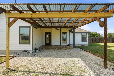 Exterior - 1860 County Road 6710, Lytle, TX 78052 photo 4 of 7