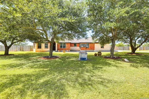 Exterior - 1860 County Road 6710, Lytle, TX 78052 photo 2 of 7