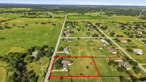 View/Area - 1860 County Road 6710, Lytle, TX 78052 photo 7 of 13