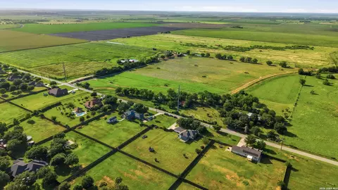 View/Area - 1860 County Road 6710, Lytle, TX 78052 photo 10 of 13
