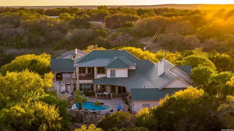 6110 State Highway 173 N, Hondo, TX 78861