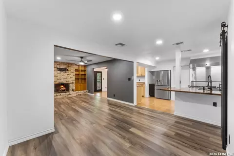 3614 Versailles Dr, San Antonio, TX 78219