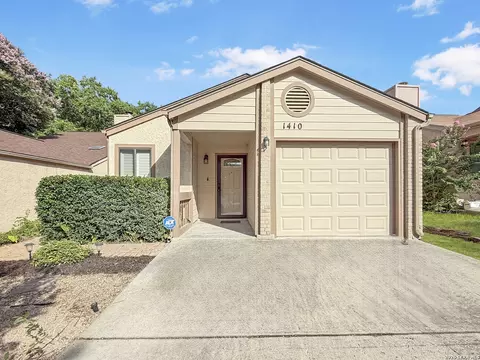1410 Giselle Ln, San Antonio, TX 78232