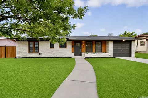458 Maplewood Ln, San Antonio, TX 78216