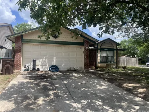 7102 Fallen Trail Dr, San Antonio, TX 78244