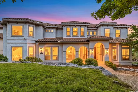 615 Sentry Hl, San Antonio, TX 78260