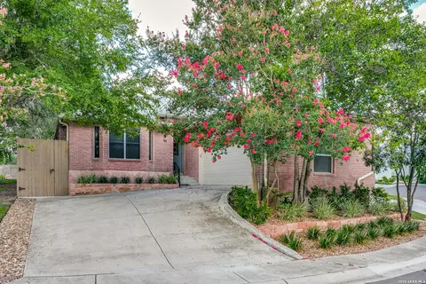 10 Oakwell Farms Pkwy, San Antonio, TX 78218