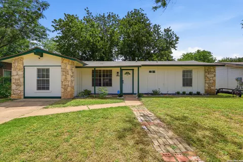 702 Crestfield St, San Antonio, TX 78227