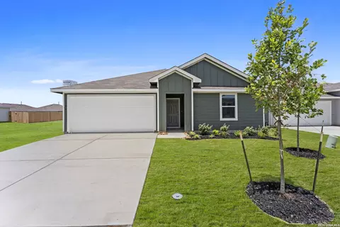 1061 Seedling Ln, Seguin, TX 78155