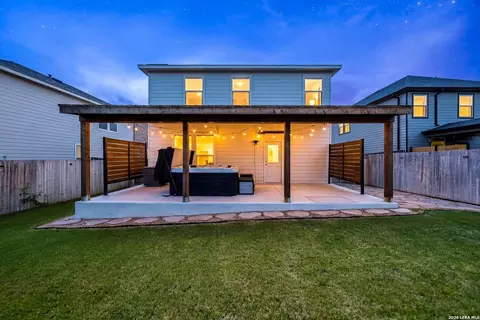 4873 Park Gln, Marion, TX 78124
