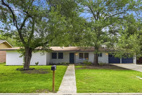 1022 Grey Oak Dr, San Antonio, TX 78213