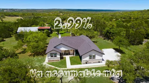 624 Juniper Ct, Fischer, TX 78623
