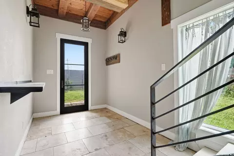 Entry Way - 606 E Austin St, Luling, TX 78648 photo 2 of 7