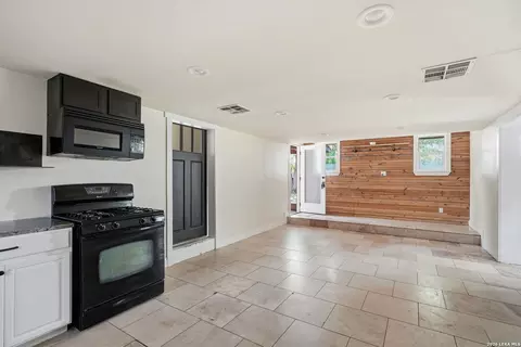 Other - 606 E Austin St, Luling, TX 78648 photo 1 of 6