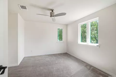 Bedroom - 606 E Austin St, Luling, TX 78648 photo 5 of 8