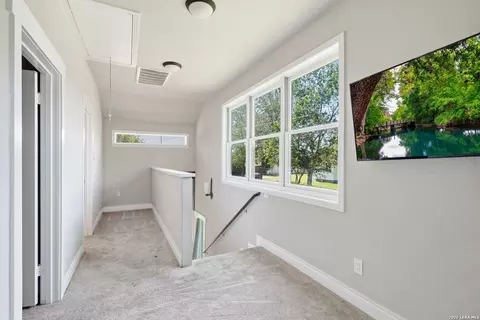 Entry Way - 606 E Austin St, Luling, TX 78648 photo 7 of 7