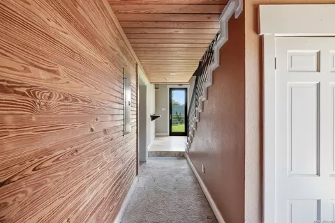 Entry Way - 606 E Austin St, Luling, TX 78648 photo 4 of 7
