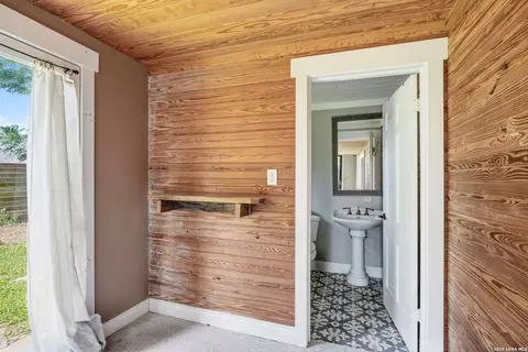 Other - 606 E Austin St, Luling, TX 78648 photo 4 of 6