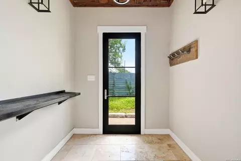 Entry Way - 606 E Austin St, Luling, TX 78648 photo 1 of 7