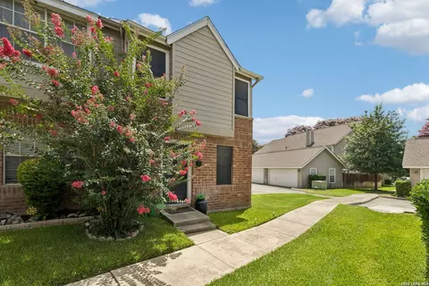 12 Cross Cyn, San Antonio, TX 78247