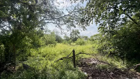 207 La Gloria St, San Antonio, TX 78237