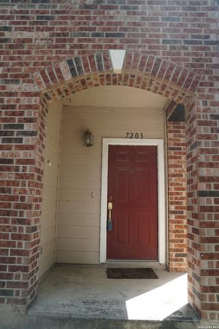 7203 Snowden Crst, San Antonio, TX 78240