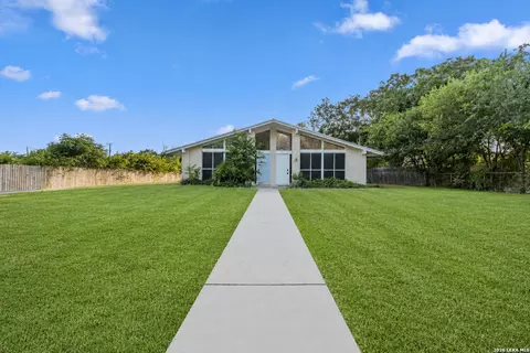 317-319 Gaiety Ln, Kirby, TX 78219