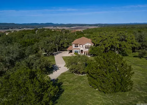 988 Summit Rd, Lakehills, TX 78063