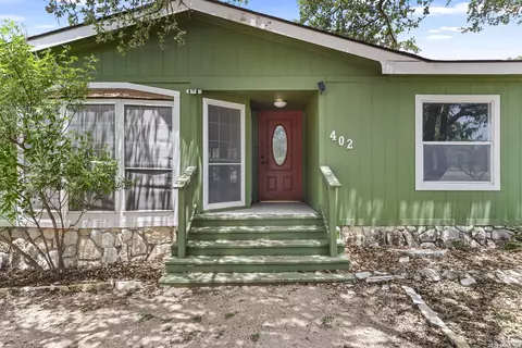 402 N Walnut Way, Boerne, TX 78006