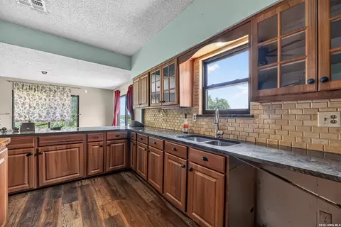 6297 S Fm 3465, Adkins, TX 78101