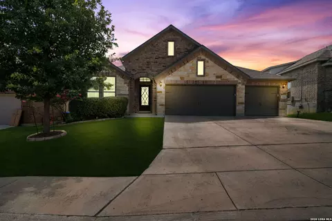 1510 Snowy Owl Dr, San Antonio, TX 78245
