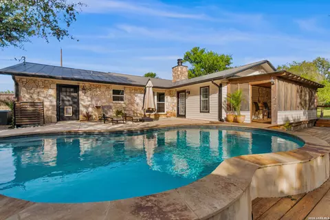 105 Jacob Dr, Boerne, TX 78006