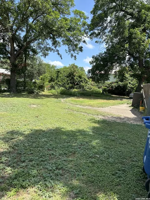 724 Montana, San Antonio, TX 78203