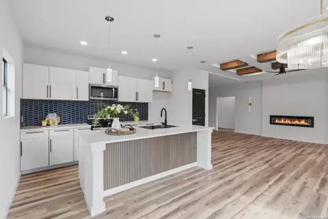 Kitchen - 799 Mockingbird Cv, Spring Branch, TX 78070 photo 2 of 5