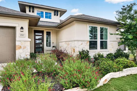 1513 Neumanns Pt, New Braunfels, TX 78132