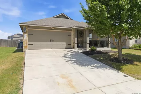 875 Pumpkin Rdg, New Braunfels, TX 78130