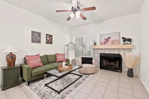 8611 Datapoint #21, San Antonio, TX 78229