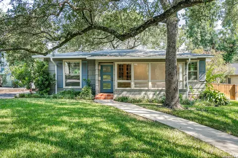825 Wiltshire Ave, Terrell Hills, TX 78209