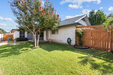 Exterior - 6119 Crescent Fls, Windcrest, TX 78239 photo 5 of 5