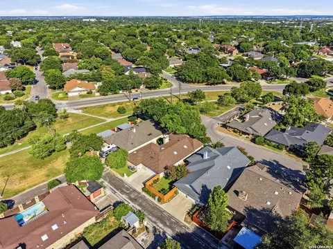 View/Area - 6119 Crescent Fls, Windcrest, TX 78239 photo 4 of 11