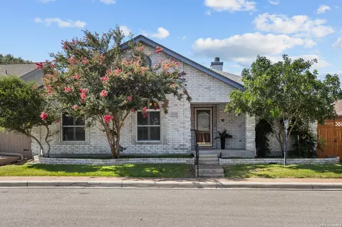 Exterior - 6119 Crescent Fls, Windcrest, TX 78239 photo 2 of 5