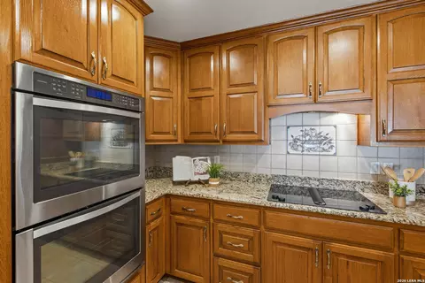 Kitchen - 6119 Crescent Fls, Windcrest, TX 78239 photo 2 of 3