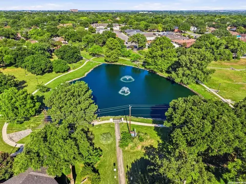 View/Area - 6119 Crescent Fls, Windcrest, TX 78239 photo 9 of 11