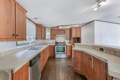 Kitchen - 22707 Savannah Hts, Von Ormy, TX 78073 photo 1 of 1