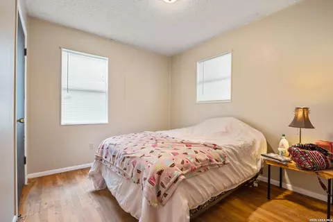 Bedroom - 308 Hackberry St, Junction, TX 76849 photo 3 of 4